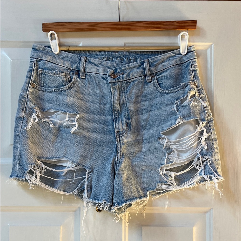 American Eagle Strigid Curvy Mom Short
